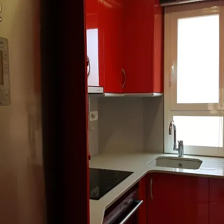 Caputxins شقة *